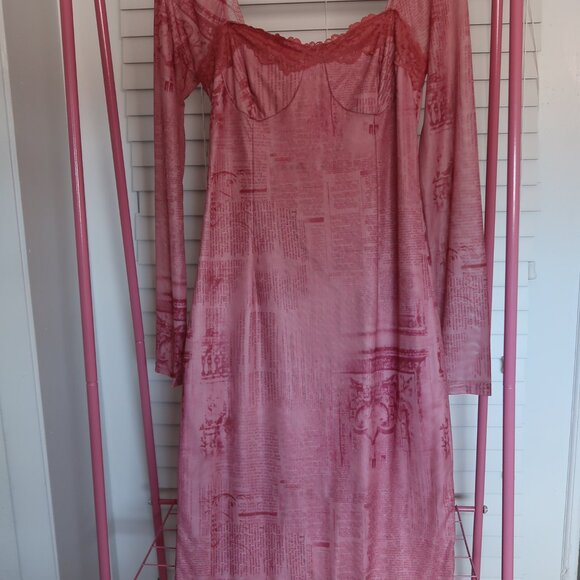 💗 Pink Long Sleeve Corset Dress – Sexy & Elegant 💗 - Picture 2 of 6